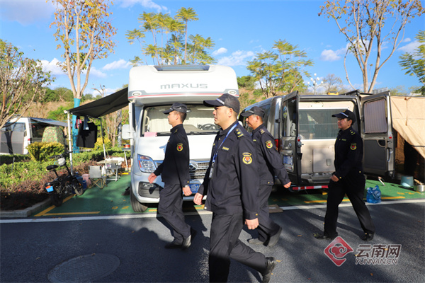 云南蒙自明确房车不得在公共场所生火做饭等，将加强监管执法